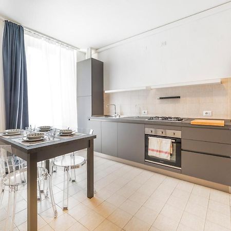 Roomy Apartment Close To Subway M5! Milano Exterior foto