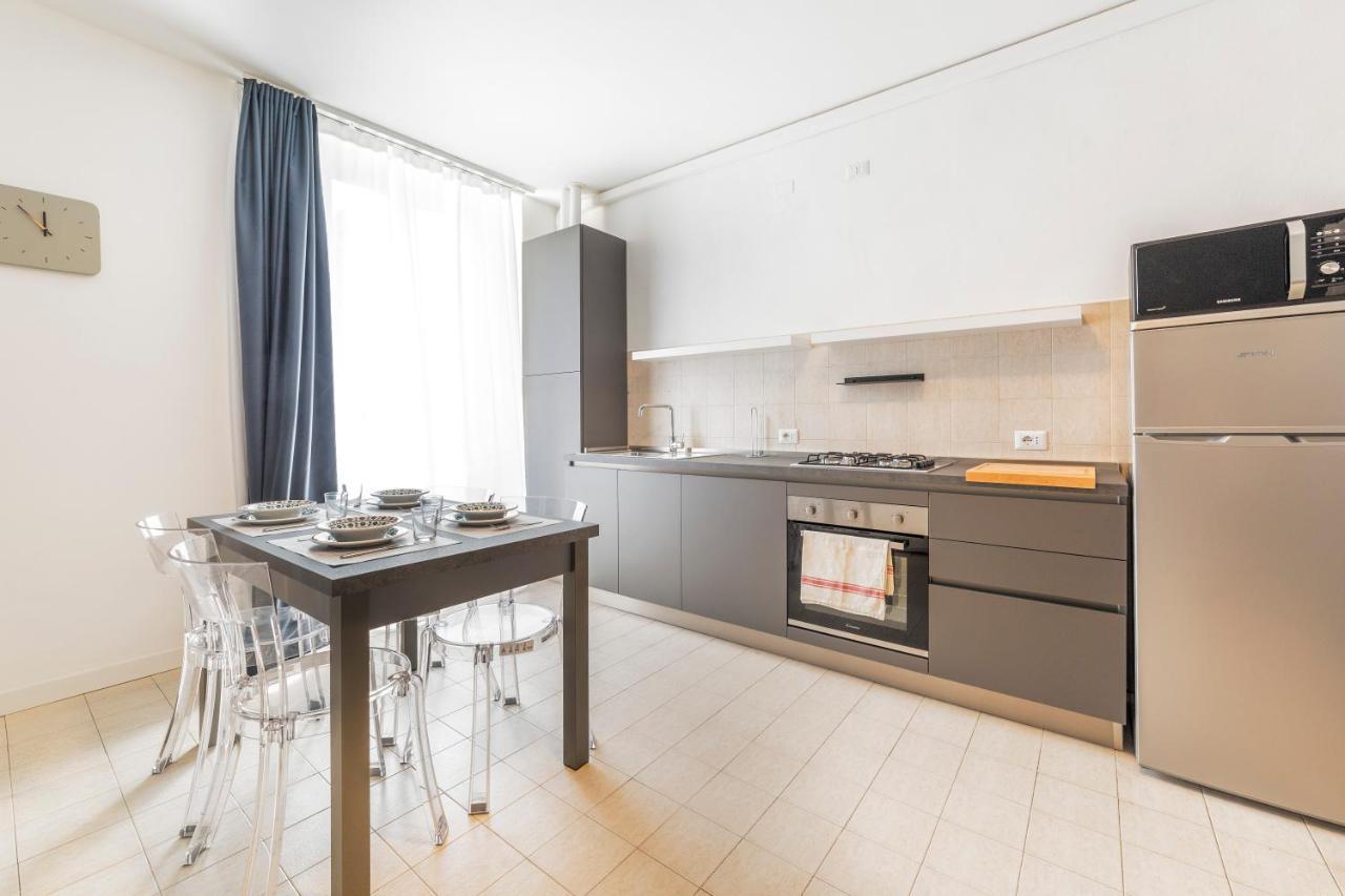 Roomy Apartment Close To Subway M5! Milano Exterior foto