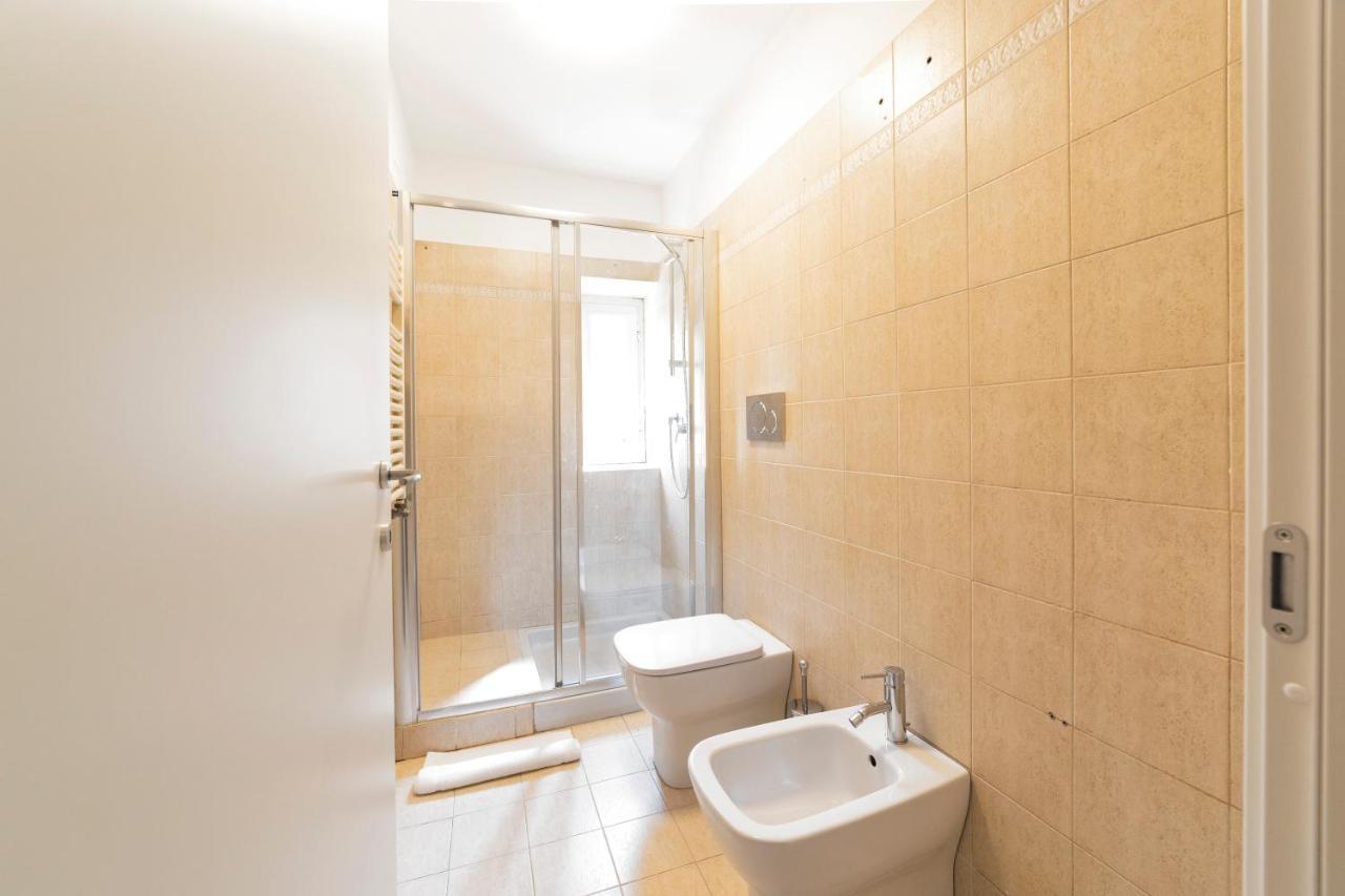 Roomy Apartment Close To Subway M5! Milano Exterior foto
