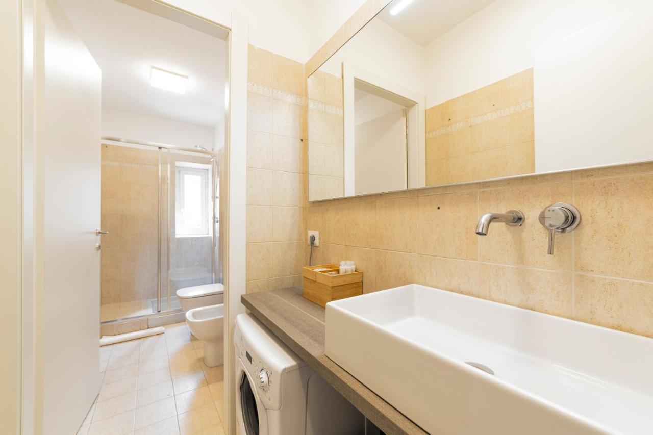 Roomy Apartment Close To Subway M5! Milano Exterior foto